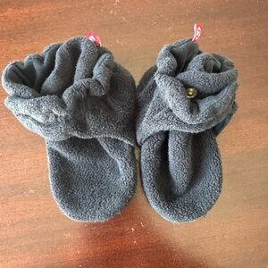 Zutano Black Fleece Baby Booties